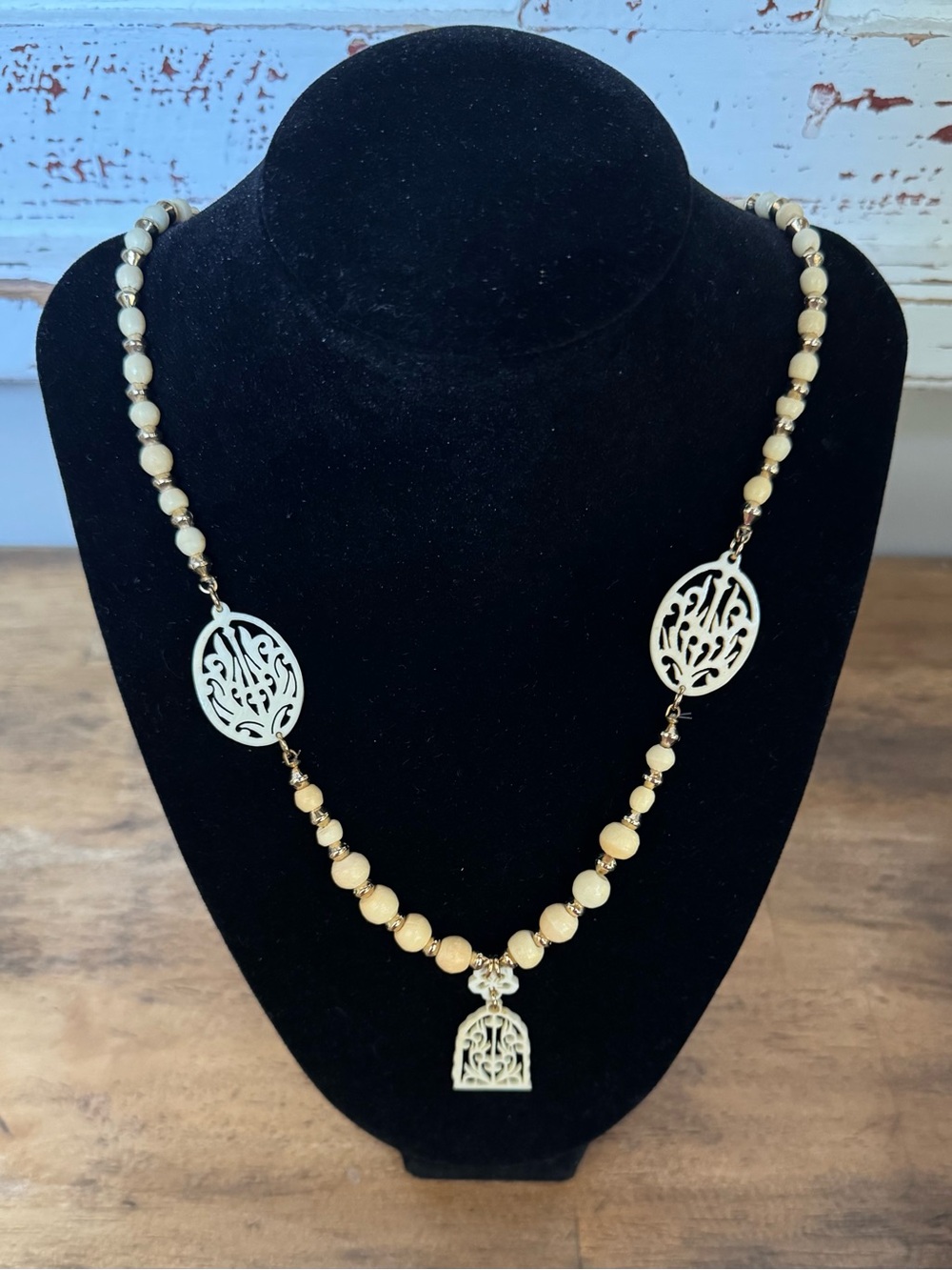 Vintage Hobe’ Cream and Gold Necklace With Carved Pendent